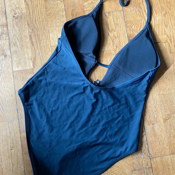 Misguided One Piece Swim Suit - Picture 3 of 4